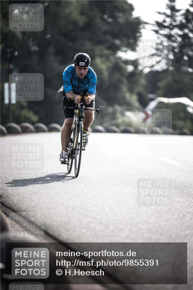 21.06.2026 - 29. Vierlanden-Triathlon H.Heesch http://msf.ph/oto/9855391 21.06.2026 08:52:29 Radfahren 56, 108 meine-sportfotos.de