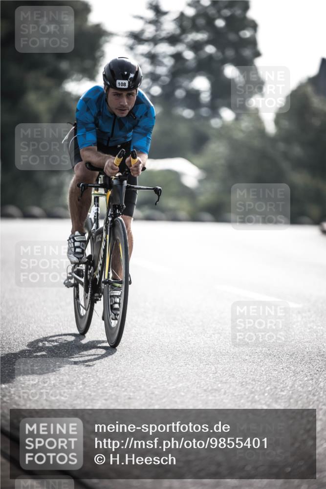 21.06.2026 - 29. Vierlanden-Triathlon H.Heesch http://msf.ph/oto/9855401 21.06.2026 08:52:29 Radfahren 56, 108 meine-sportfotos.de