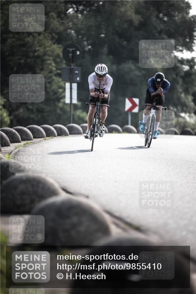 21.06.2026 - 29. Vierlanden-Triathlon H.Heesch http://msf.ph/oto/9855410 21.06.2026 08:52:41 Radfahren 154, 184 meine-sportfotos.de