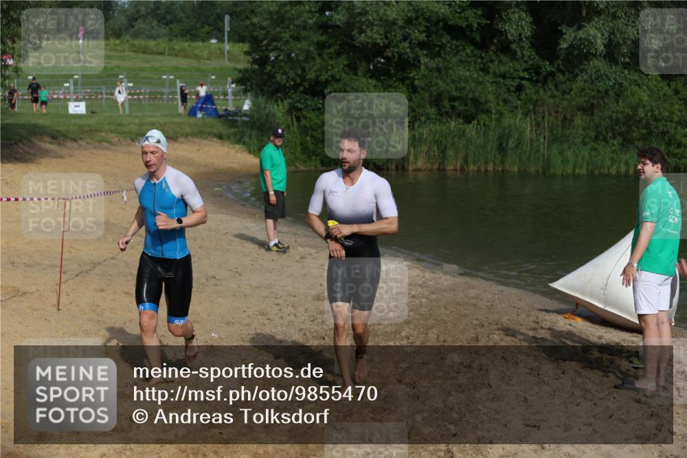 21.06.2026 - 29. Vierlanden-Triathlon Andreas Tolksdorf http://msf.ph/oto/9855470 21.06.2026 08:52:23 Schwimmen 33, 181 meine-sportfotos.de