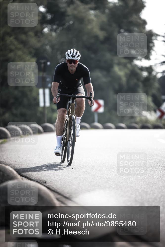 21.06.2026 - 29. Vierlanden-Triathlon H.Heesch http://msf.ph/oto/9855480 21.06.2026 08:53:32 Radfahren 88 meine-sportfotos.de