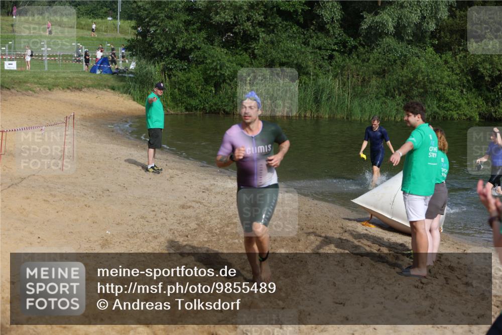 21.06.2026 - 29. Vierlanden-Triathlon Andreas Tolksdorf http://msf.ph/oto/9855489 21.06.2026 08:52:38 Schwimmen 22, 98, 167, 195 meine-sportfotos.de