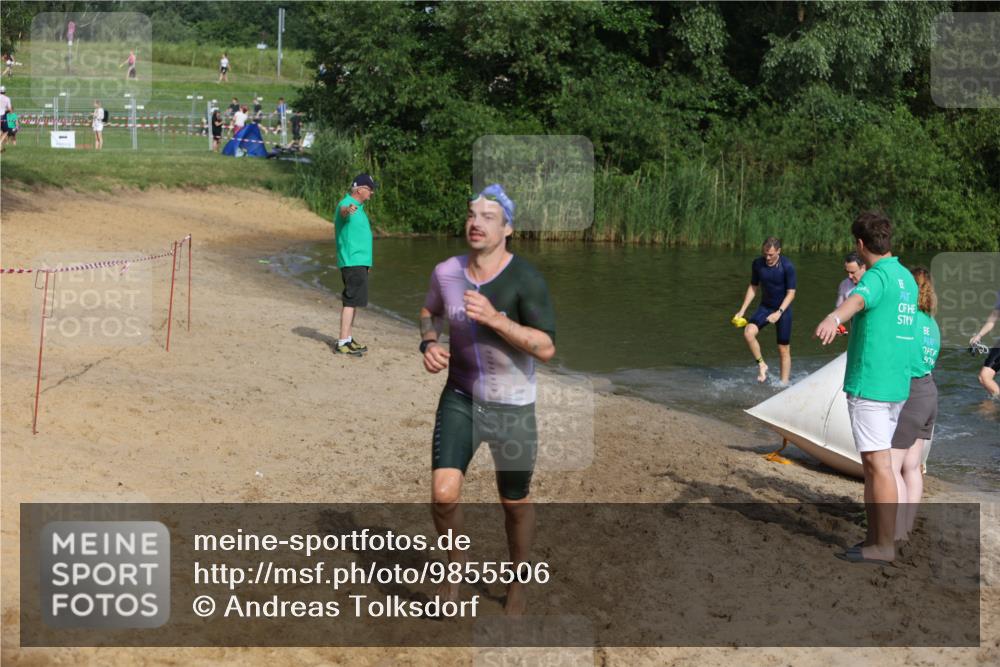 21.06.2026 - 29. Vierlanden-Triathlon Andreas Tolksdorf http://msf.ph/oto/9855506 21.06.2026 08:52:38 Schwimmen 22, 98, 167, 195 meine-sportfotos.de
