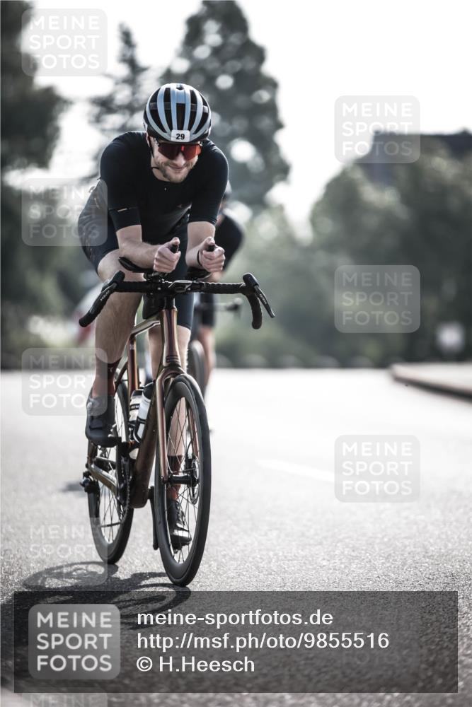 21.06.2026 - 29. Vierlanden-Triathlon H.Heesch http://msf.ph/oto/9855516 21.06.2026 08:53:46 Radfahren 4, 29, 112 meine-sportfotos.de