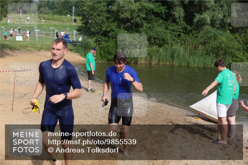 21.06.2026 - 29. Vierlanden-Triathlon Andreas Tolksdorf http://msf.ph/oto/9855539 21.06.2026 08:52:46 Schwimmen 22, 98, 195 meine-sportfotos.de