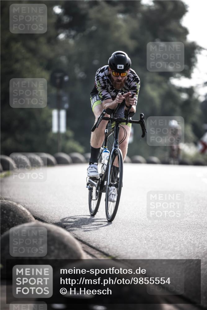 21.06.2026 - 29. Vierlanden-Triathlon H.Heesch http://msf.ph/oto/9855554 21.06.2026 08:54:12 Radfahren 44, 169 meine-sportfotos.de