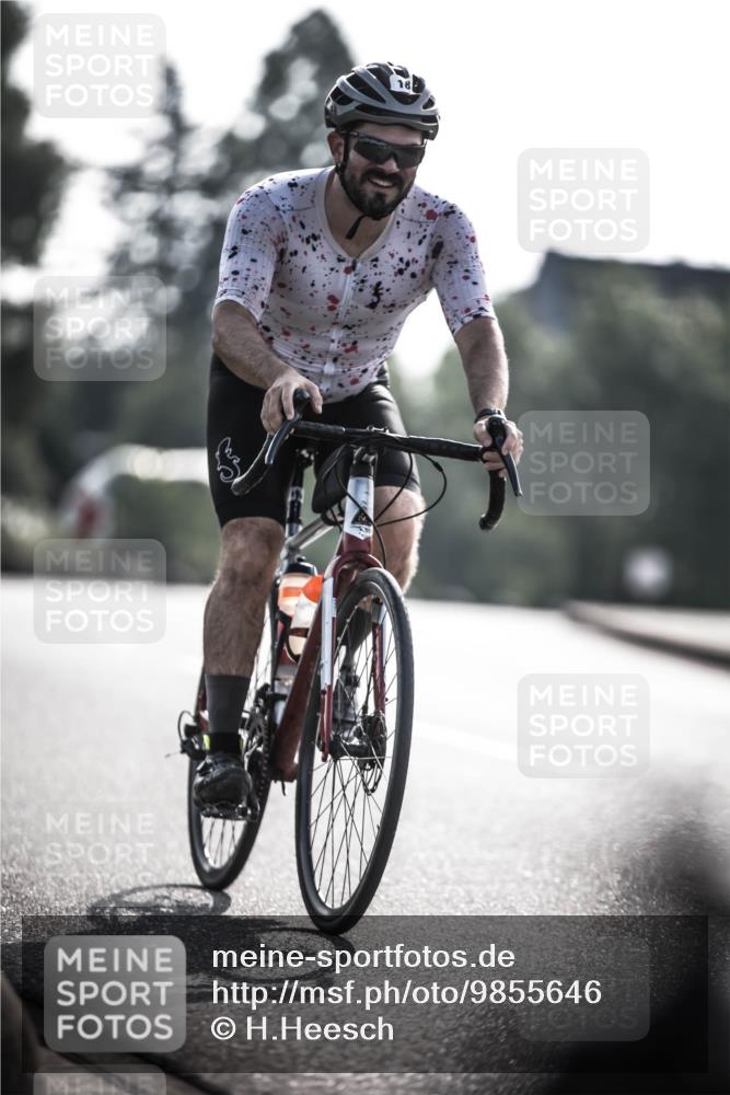 21.06.2026 - 29. Vierlanden-Triathlon H.Heesch http://msf.ph/oto/9855646 21.06.2026 08:54:37 Radfahren 18, 147 meine-sportfotos.de