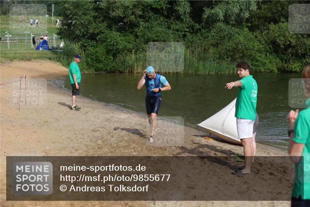 21.06.2026 - 29. Vierlanden-Triathlon Andreas Tolksdorf http://msf.ph/oto/9855677 21.06.2026 08:53:28 Schwimmen 15, 70 meine-sportfotos.de
