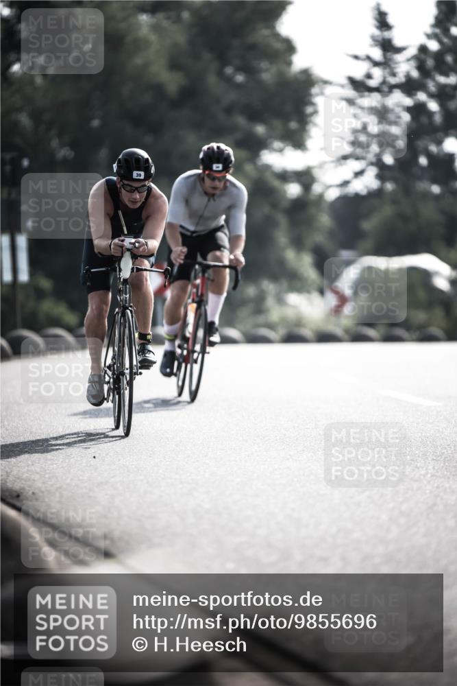 21.06.2026 - 29. Vierlanden-Triathlon H.Heesch http://msf.ph/oto/9855696 21.06.2026 08:55:01 Radfahren 34, 39 meine-sportfotos.de