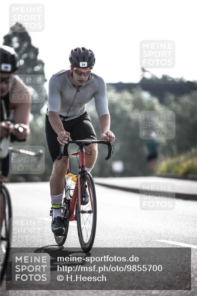 21.06.2026 - 29. Vierlanden-Triathlon H.Heesch http://msf.ph/oto/9855700 21.06.2026 08:55:02 Radfahren 34, 39 meine-sportfotos.de