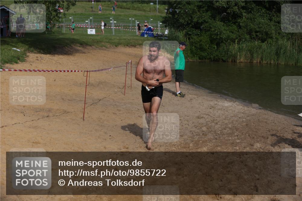 21.06.2026 - 29. Vierlanden-Triathlon Andreas Tolksdorf http://msf.ph/oto/9855722 21.06.2026 08:53:37 Schwimmen 15, 124 meine-sportfotos.de