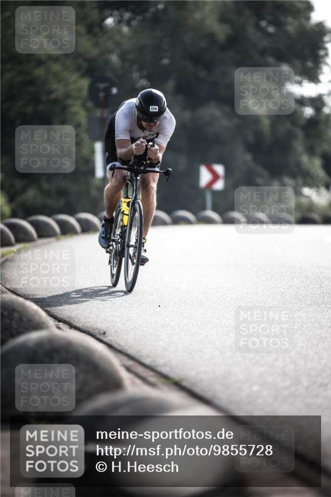 21.06.2026 - 29. Vierlanden-Triathlon H.Heesch http://msf.ph/oto/9855728 21.06.2026 08:55:36 Radfahren 165, 174 meine-sportfotos.de
