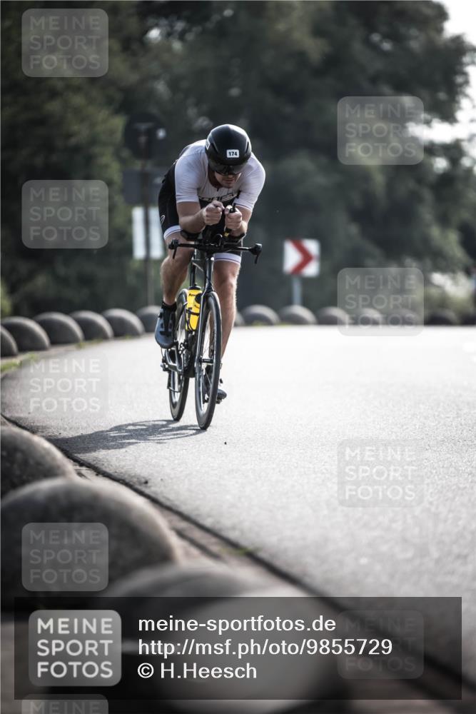 21.06.2026 - 29. Vierlanden-Triathlon H.Heesch http://msf.ph/oto/9855729 21.06.2026 08:55:37 Radfahren 165, 174 meine-sportfotos.de