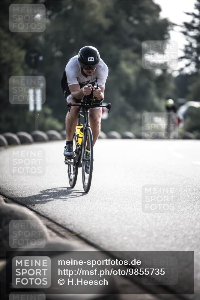 21.06.2026 - 29. Vierlanden-Triathlon H.Heesch http://msf.ph/oto/9855735 21.06.2026 08:55:37 Radfahren 165, 174 meine-sportfotos.de