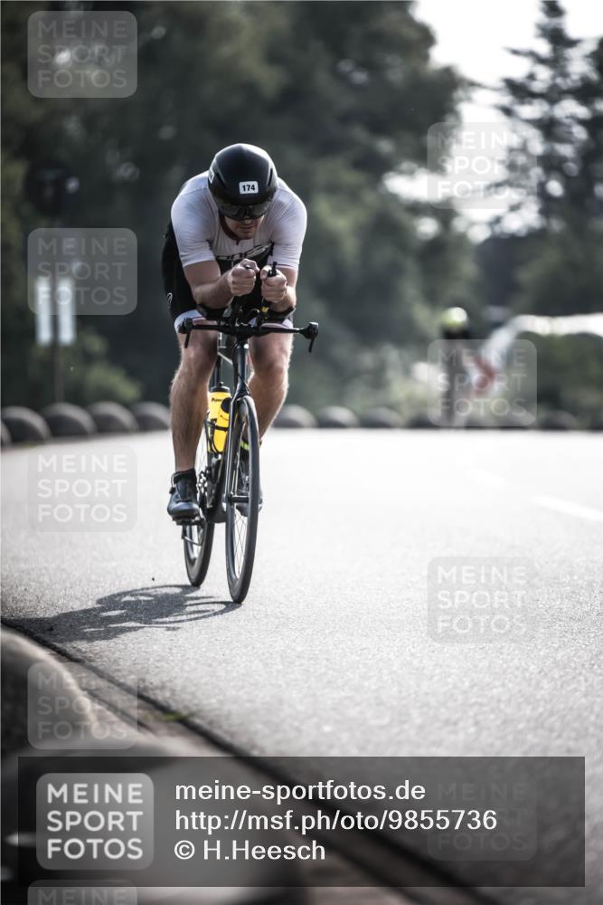21.06.2026 - 29. Vierlanden-Triathlon H.Heesch http://msf.ph/oto/9855736 21.06.2026 08:55:37 Radfahren 165, 174 meine-sportfotos.de