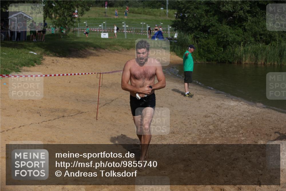 21.06.2026 - 29. Vierlanden-Triathlon Andreas Tolksdorf http://msf.ph/oto/9855740 21.06.2026 08:53:37 Schwimmen 15, 124 meine-sportfotos.de