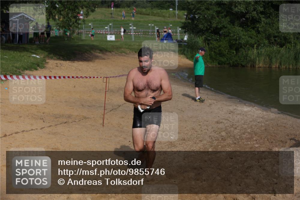 21.06.2026 - 29. Vierlanden-Triathlon Andreas Tolksdorf http://msf.ph/oto/9855746 21.06.2026 08:53:37 Schwimmen 15, 124 meine-sportfotos.de