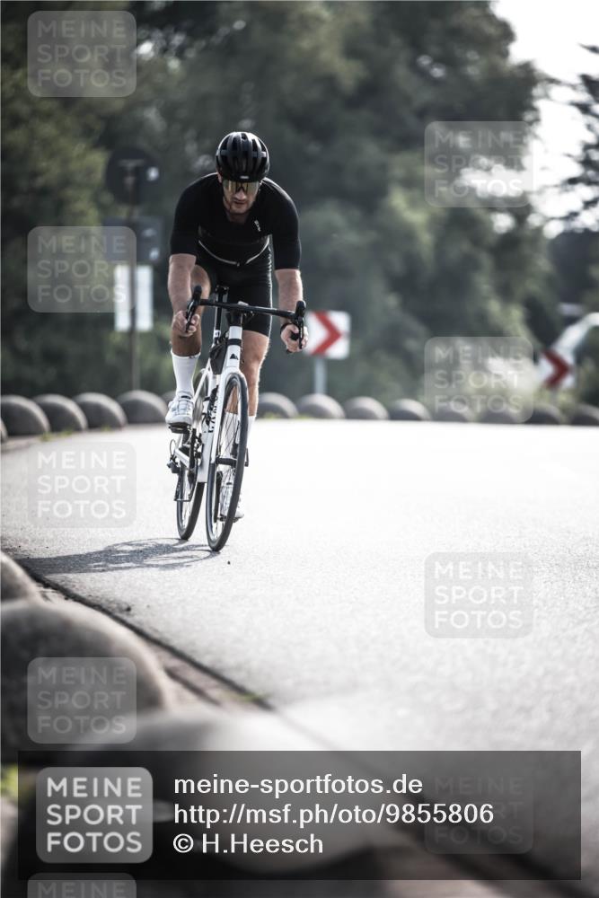 21.06.2026 - 29. Vierlanden-Triathlon H.Heesch http://msf.ph/oto/9855806 21.06.2026 08:55:56 Radfahren 69, 96 meine-sportfotos.de