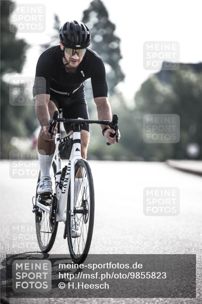 21.06.2026 - 29. Vierlanden-Triathlon H.Heesch http://msf.ph/oto/9855823 21.06.2026 08:55:57 Radfahren 69, 96 meine-sportfotos.de
