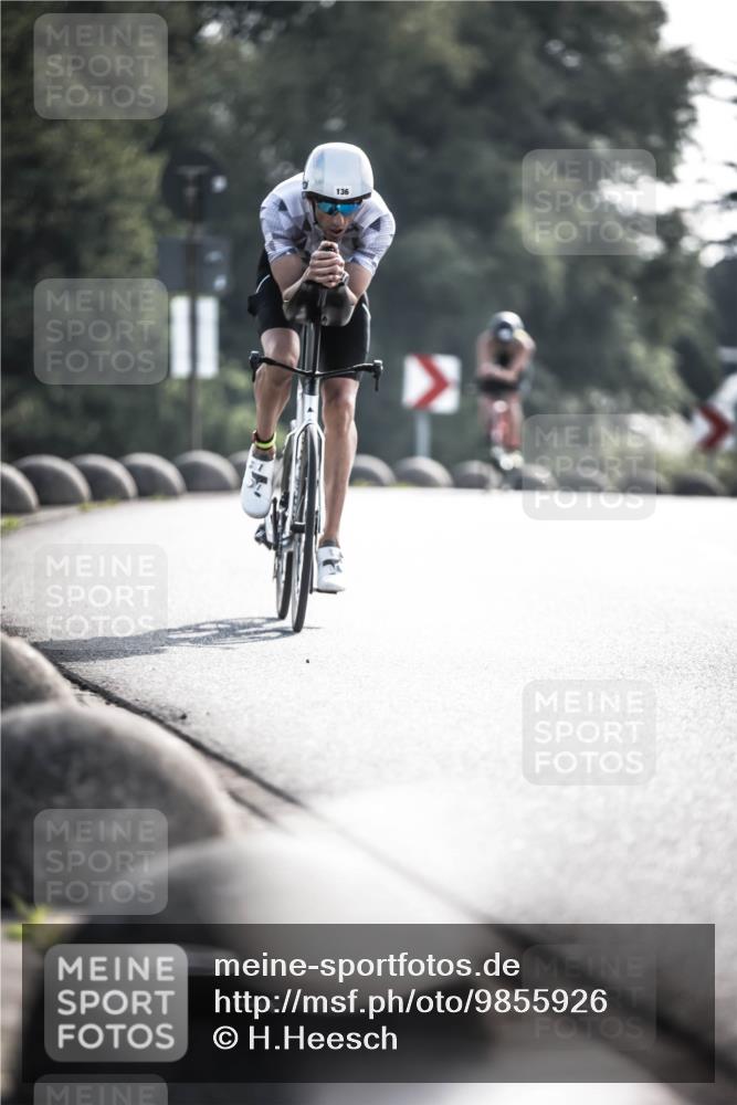 21.06.2026 - 29. Vierlanden-Triathlon H.Heesch http://msf.ph/oto/9855926 21.06.2026 08:57:00 Radfahren 118, 136 meine-sportfotos.de