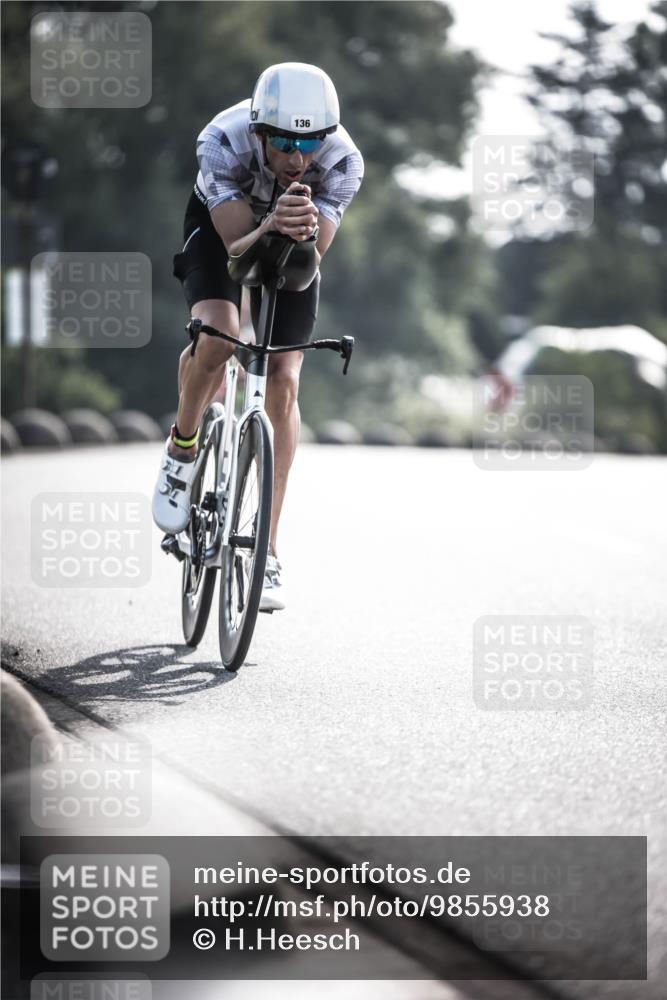 21.06.2026 - 29. Vierlanden-Triathlon H.Heesch http://msf.ph/oto/9855938 21.06.2026 08:57:01 Radfahren 118, 136 meine-sportfotos.de