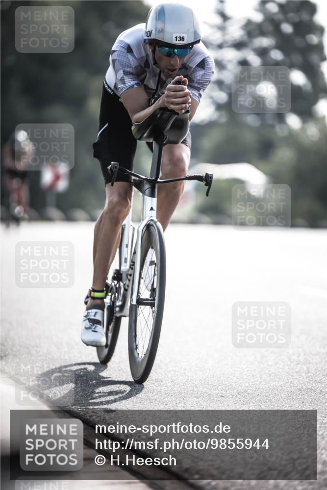 21.06.2026 - 29. Vierlanden-Triathlon H.Heesch http://msf.ph/oto/9855944 21.06.2026 08:57:01 Radfahren 118, 136 meine-sportfotos.de