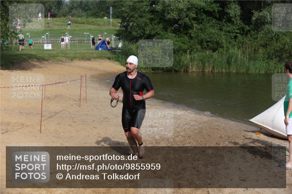 21.06.2026 - 29. Vierlanden-Triathlon Andreas Tolksdorf http://msf.ph/oto/9855959 21.06.2026 08:54:20 Schwimmen 93, 213 meine-sportfotos.de