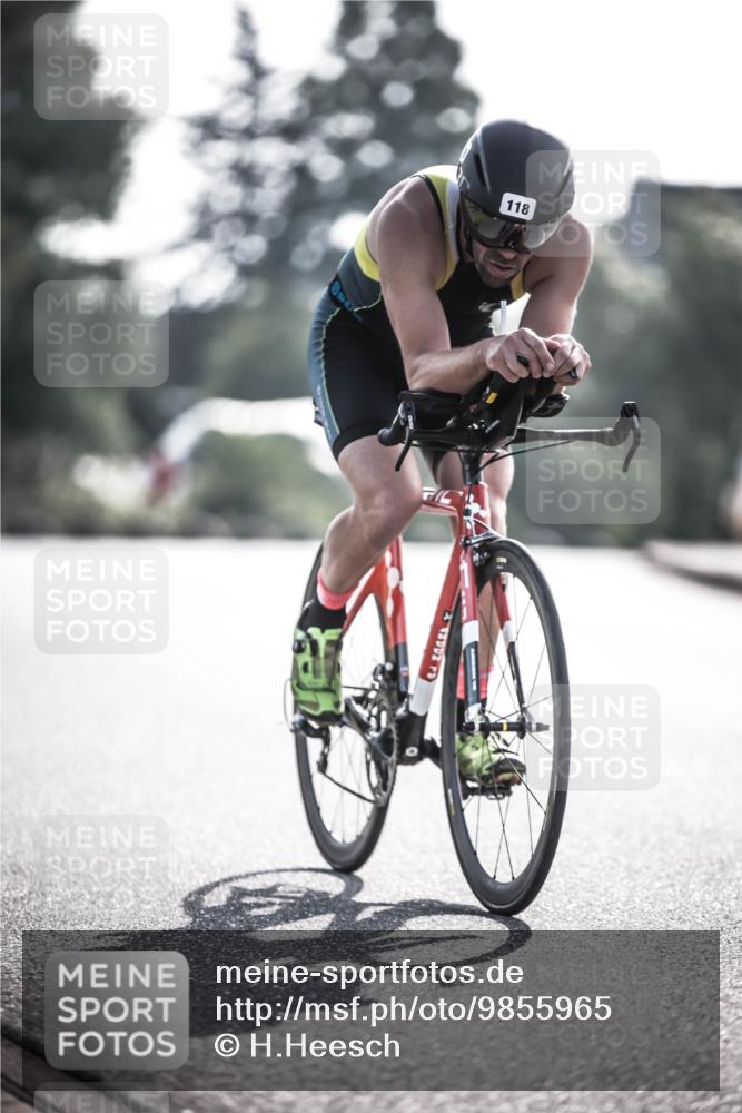 21.06.2026 - 29. Vierlanden-Triathlon H.Heesch http://msf.ph/oto/9855965 21.06.2026 08:57:04 Radfahren 118, 136 meine-sportfotos.de