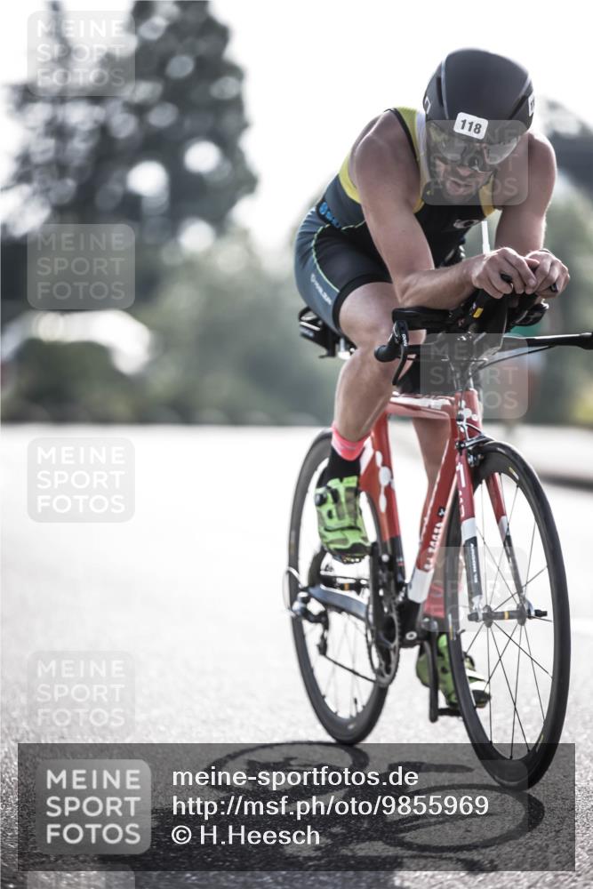 21.06.2026 - 29. Vierlanden-Triathlon H.Heesch http://msf.ph/oto/9855969 21.06.2026 08:57:04 Radfahren 118, 136 meine-sportfotos.de