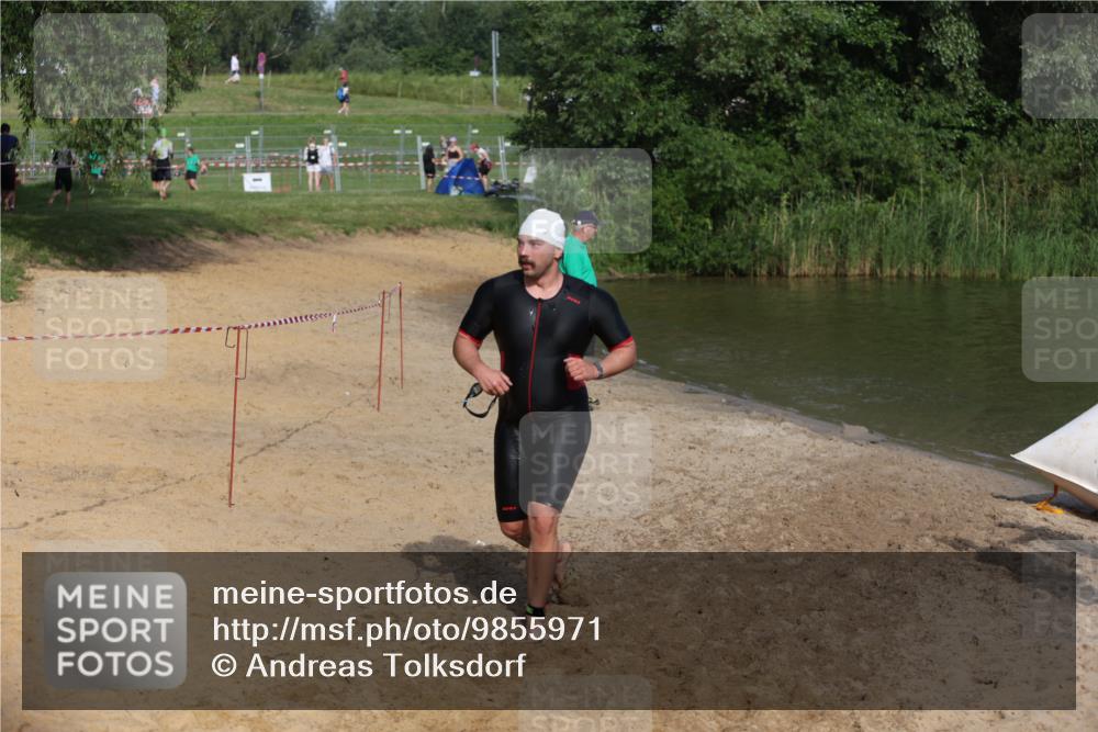 21.06.2026 - 29. Vierlanden-Triathlon Andreas Tolksdorf http://msf.ph/oto/9855971 21.06.2026 08:54:20 Schwimmen 93, 213 meine-sportfotos.de