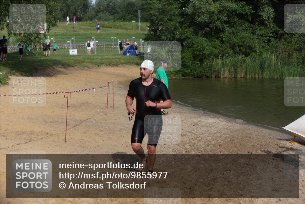 21.06.2026 - 29. Vierlanden-Triathlon Andreas Tolksdorf http://msf.ph/oto/9855977 21.06.2026 08:54:20 Schwimmen 93, 213 meine-sportfotos.de