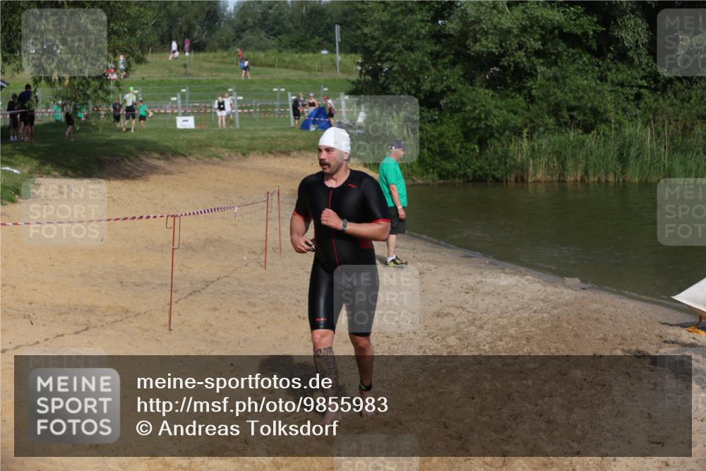 21.06.2026 - 29. Vierlanden-Triathlon Andreas Tolksdorf http://msf.ph/oto/9855983 21.06.2026 08:54:20 Schwimmen 93, 213 meine-sportfotos.de