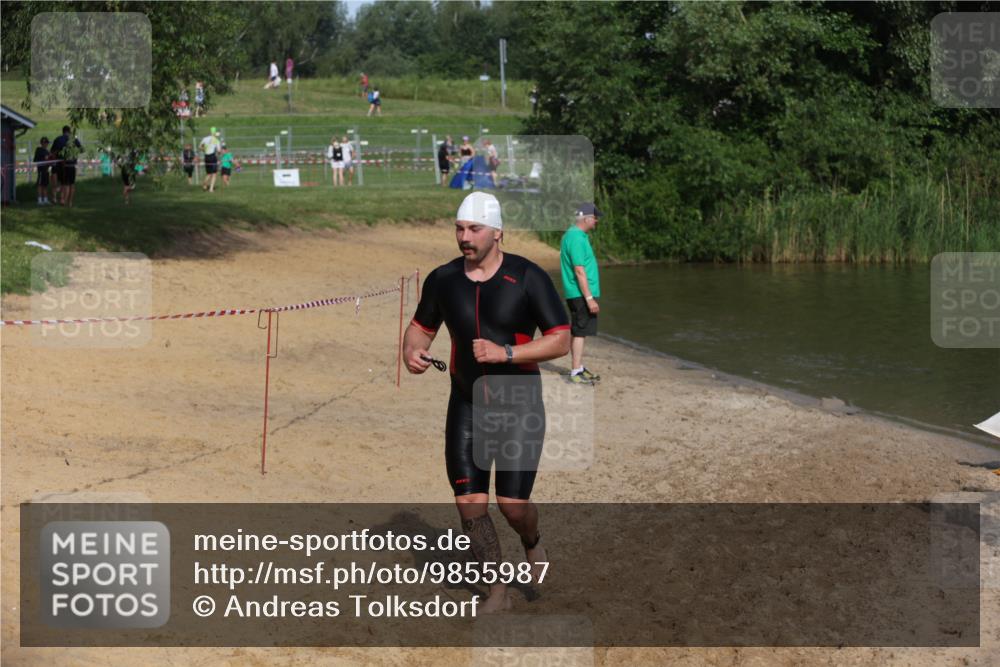 21.06.2026 - 29. Vierlanden-Triathlon Andreas Tolksdorf http://msf.ph/oto/9855987 21.06.2026 08:54:20 Schwimmen 93, 213 meine-sportfotos.de