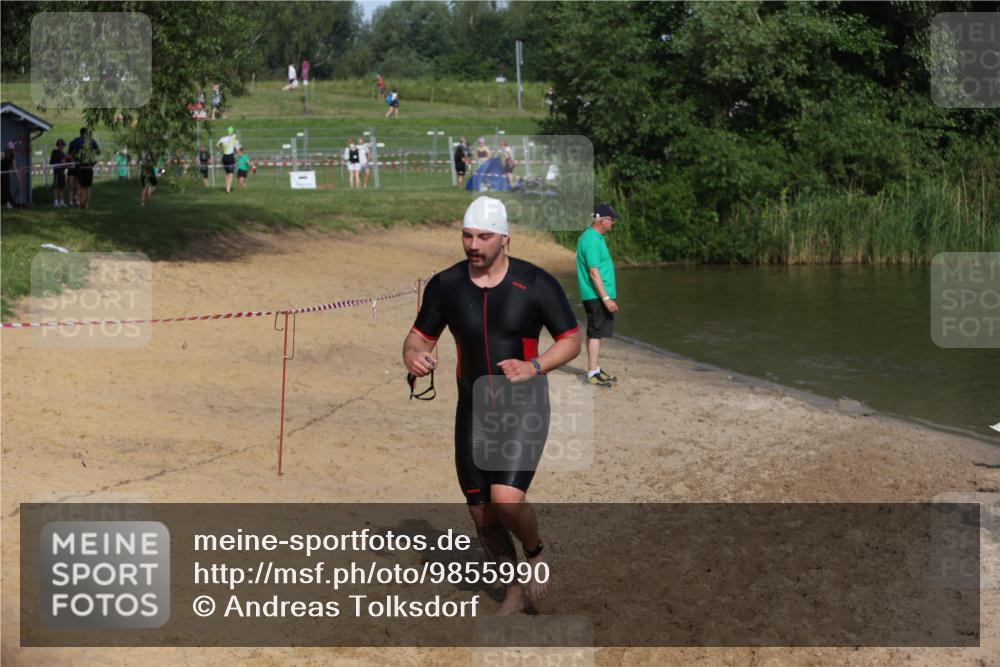 21.06.2026 - 29. Vierlanden-Triathlon Andreas Tolksdorf http://msf.ph/oto/9855990 21.06.2026 08:54:20 Schwimmen 93, 213 meine-sportfotos.de