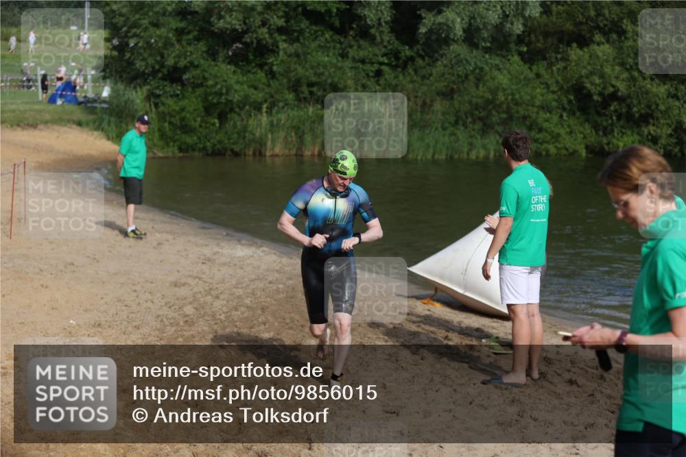 21.06.2026 - 29. Vierlanden-Triathlon Andreas Tolksdorf http://msf.ph/oto/9856015 21.06.2026 08:54:31 Schwimmen 213 meine-sportfotos.de