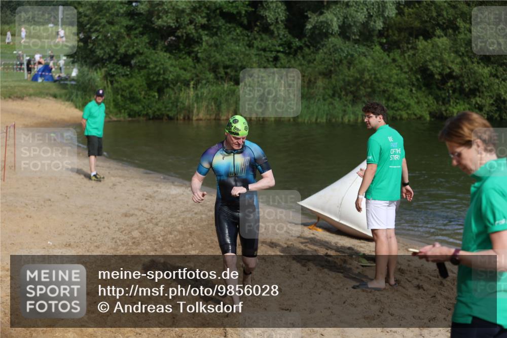 21.06.2026 - 29. Vierlanden-Triathlon Andreas Tolksdorf http://msf.ph/oto/9856028 21.06.2026 08:54:31 Schwimmen 213 meine-sportfotos.de