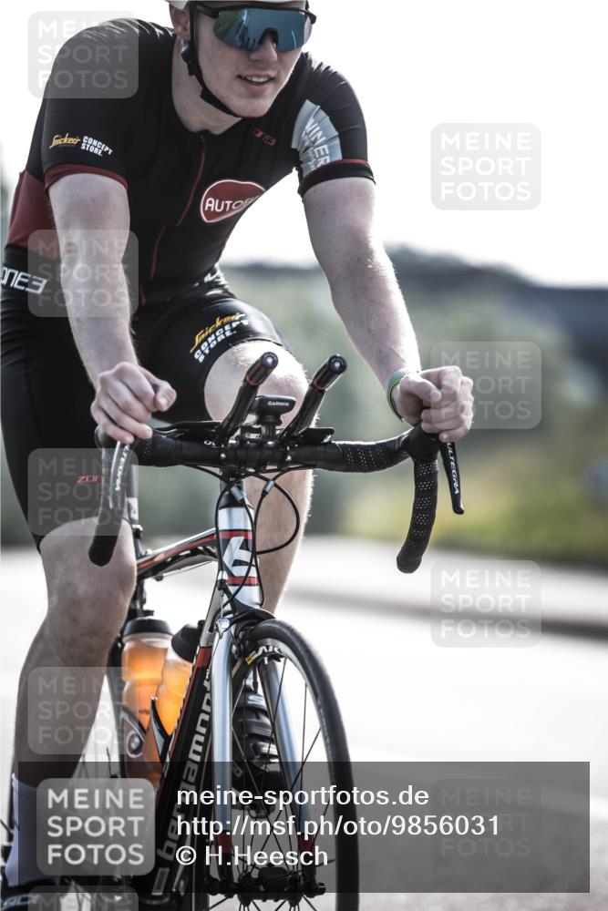 21.06.2026 - 29. Vierlanden-Triathlon H.Heesch http://msf.ph/oto/9856031 21.06.2026 08:57:52 Radfahren 89, 119 meine-sportfotos.de