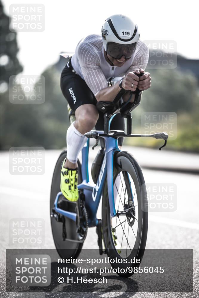 21.06.2026 - 29. Vierlanden-Triathlon H.Heesch http://msf.ph/oto/9856045 21.06.2026 08:57:59 Radfahren 40, 90, 119 meine-sportfotos.de
