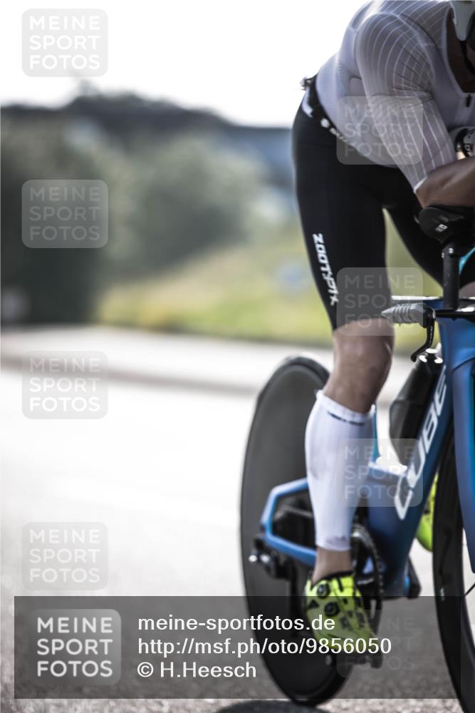 21.06.2026 - 29. Vierlanden-Triathlon H.Heesch http://msf.ph/oto/9856050 21.06.2026 08:57:59 Radfahren 40, 90, 119 meine-sportfotos.de
