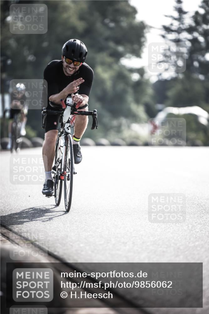 21.06.2026 - 29. Vierlanden-Triathlon H.Heesch http://msf.ph/oto/9856062 21.06.2026 08:58:02 Radfahren 40, 90 meine-sportfotos.de
