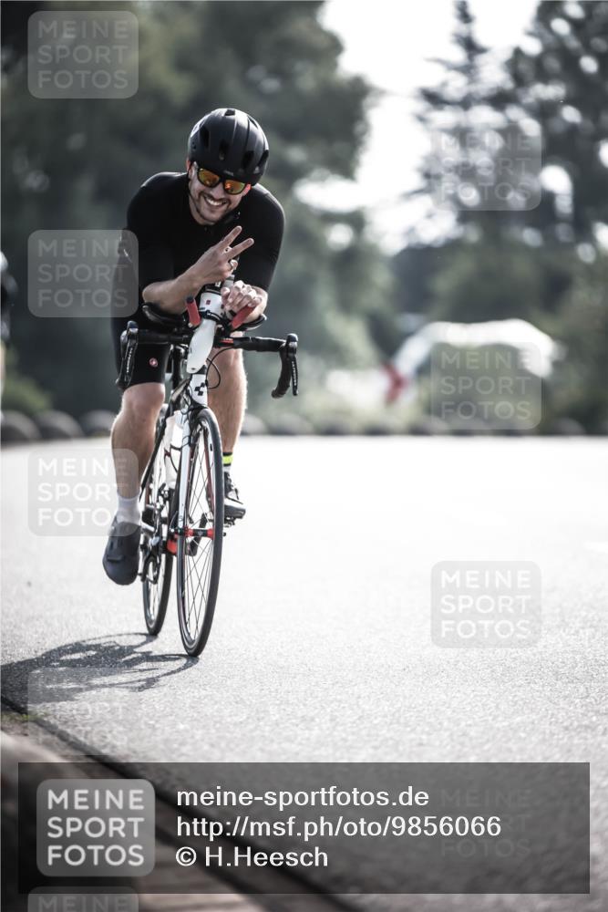 21.06.2026 - 29. Vierlanden-Triathlon H.Heesch http://msf.ph/oto/9856066 21.06.2026 08:58:03 Radfahren 40, 90 meine-sportfotos.de