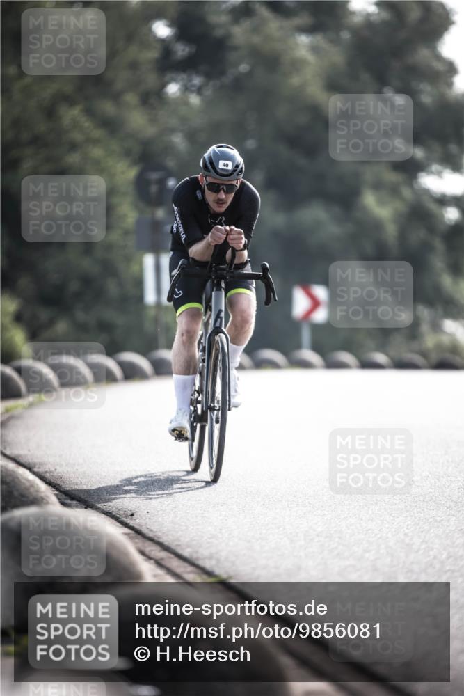 21.06.2026 - 29. Vierlanden-Triathlon H.Heesch http://msf.ph/oto/9856081 21.06.2026 08:58:05 Radfahren 40, 90 meine-sportfotos.de