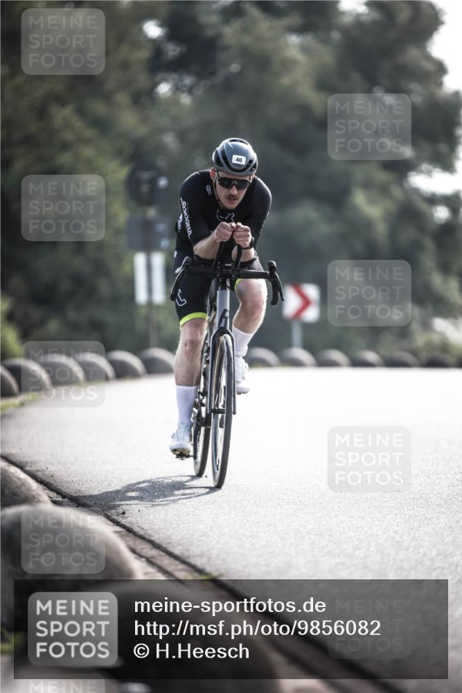 21.06.2026 - 29. Vierlanden-Triathlon H.Heesch http://msf.ph/oto/9856082 21.06.2026 08:58:05 Radfahren 40, 90 meine-sportfotos.de