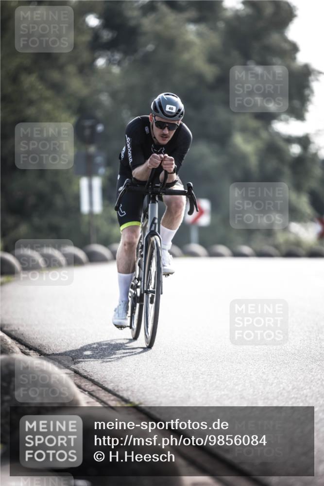21.06.2026 - 29. Vierlanden-Triathlon H.Heesch http://msf.ph/oto/9856084 21.06.2026 08:58:05 Radfahren 40, 90 meine-sportfotos.de