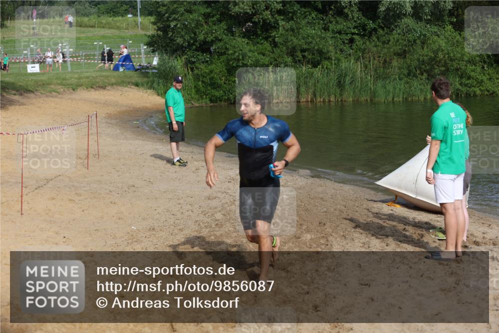 21.06.2026 - 29. Vierlanden-Triathlon Andreas Tolksdorf http://msf.ph/oto/9856087 21.06.2026 08:55:35 Schwimmen 113, 191 meine-sportfotos.de