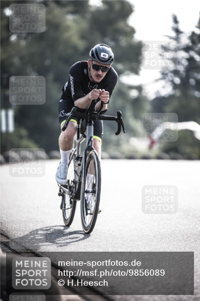 21.06.2026 - 29. Vierlanden-Triathlon H.Heesch http://msf.ph/oto/9856089 21.06.2026 08:58:05 Radfahren 40, 90 meine-sportfotos.de