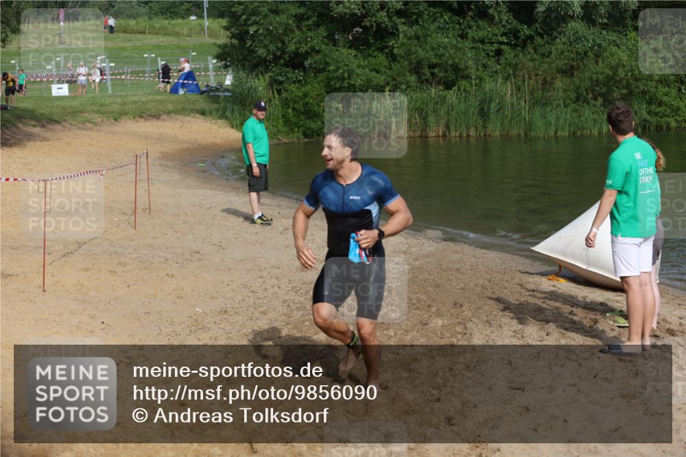 21.06.2026 - 29. Vierlanden-Triathlon Andreas Tolksdorf http://msf.ph/oto/9856090 21.06.2026 08:55:35 Schwimmen 113, 191 meine-sportfotos.de