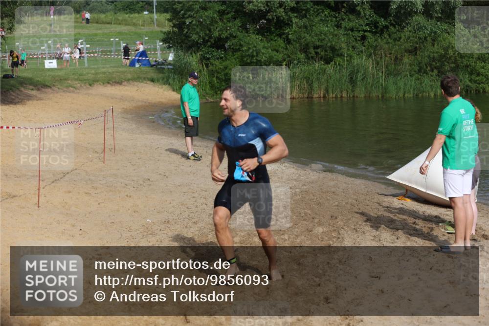 21.06.2026 - 29. Vierlanden-Triathlon Andreas Tolksdorf http://msf.ph/oto/9856093 21.06.2026 08:55:35 Schwimmen 113, 191 meine-sportfotos.de