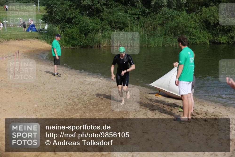 21.06.2026 - 29. Vierlanden-Triathlon Andreas Tolksdorf http://msf.ph/oto/9856105 21.06.2026 08:55:40 Schwimmen 94, 191 meine-sportfotos.de