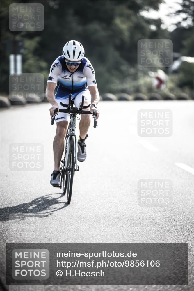 21.06.2026 - 29. Vierlanden-Triathlon H.Heesch http://msf.ph/oto/9856106 21.06.2026 08:58:24 Radfahren 25, 175 meine-sportfotos.de